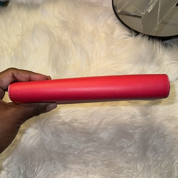 TORY BURCH Red Leather Robinson Flap Continental Wallet EUC - Picture 8 of 14